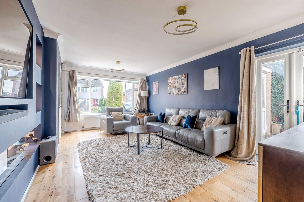 Property photo 2 of 27 Picture No. 82