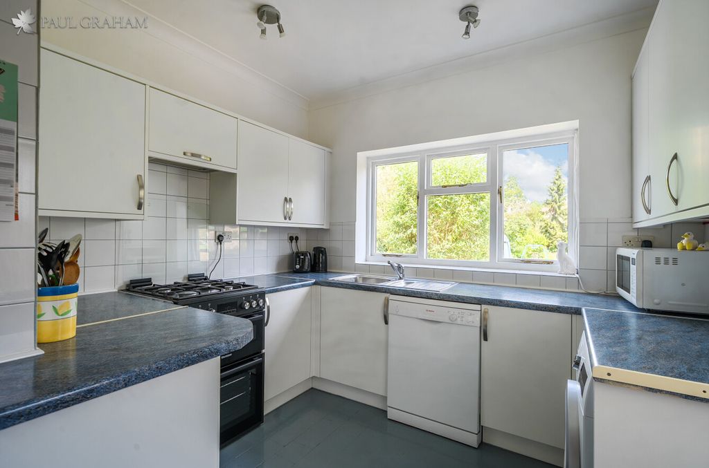 Property photo 3 of 21 A30B0c2c-131B-423F-98c7-E900d50d5d25