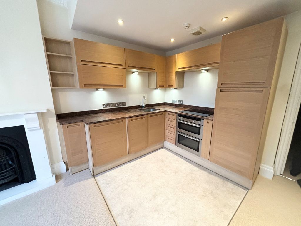 Property photo 2 of 10 Kitchen