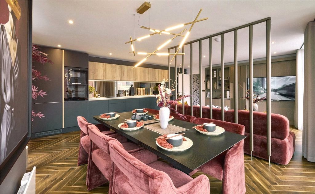 Property photo 2 of 14 Show Apartment