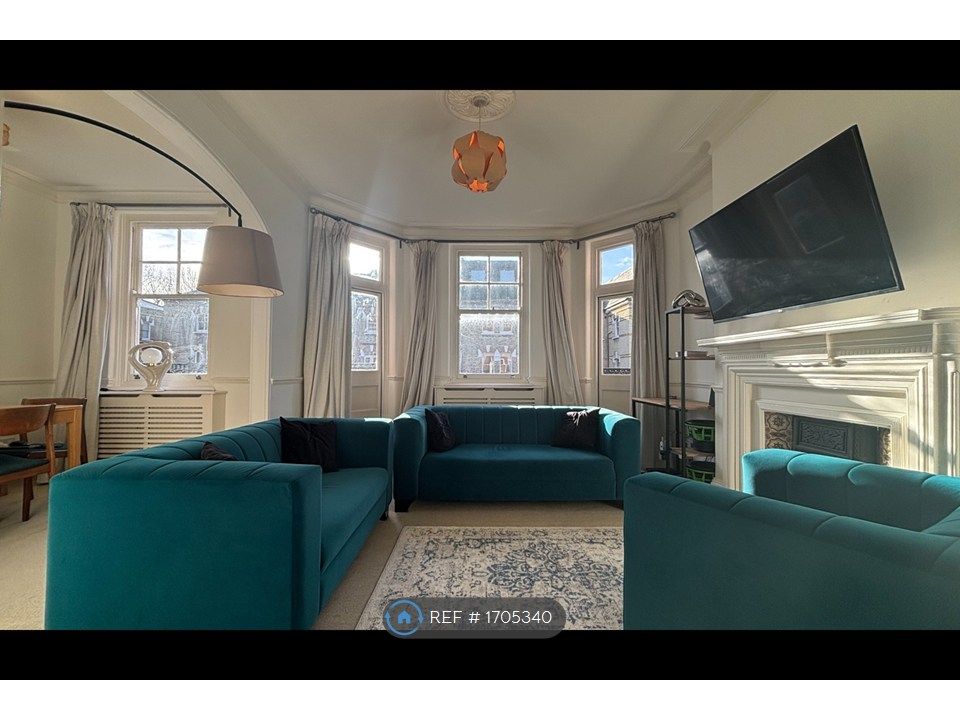 Property photo 1 of 14 Living Room