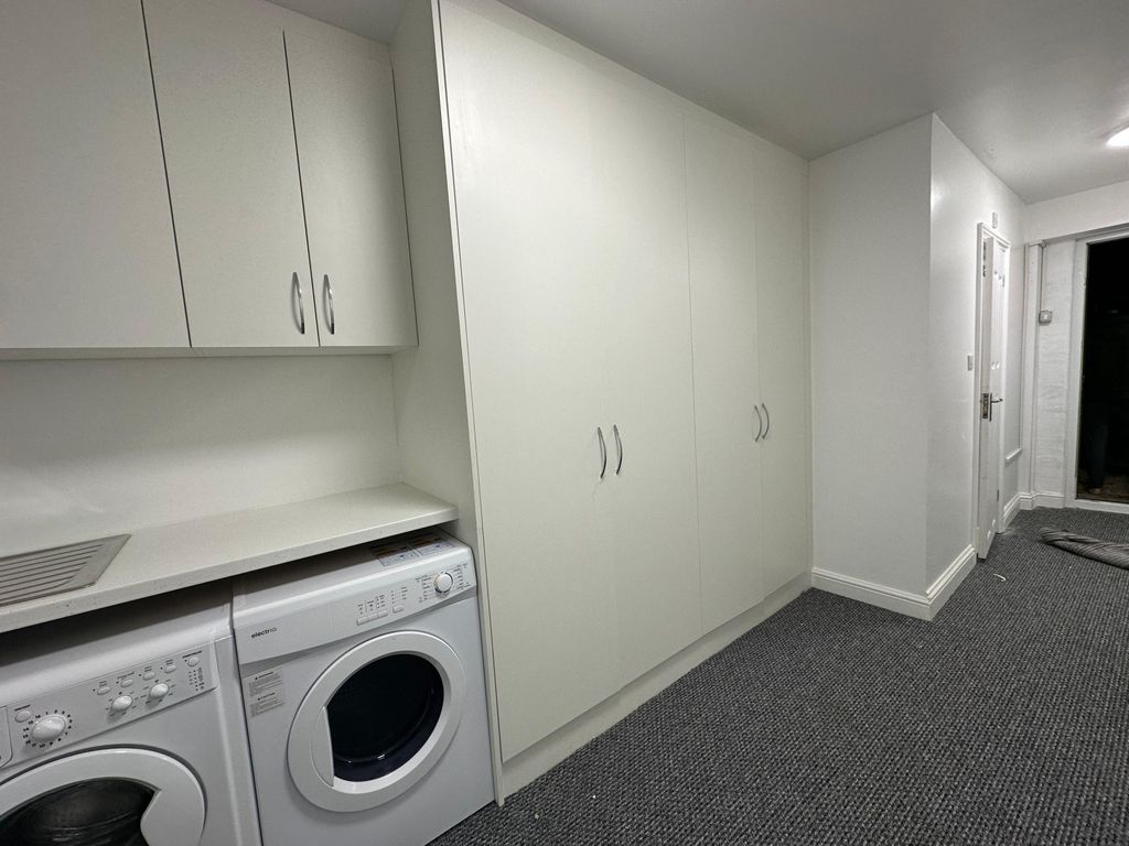 Property photo 2 of 5 Gallery