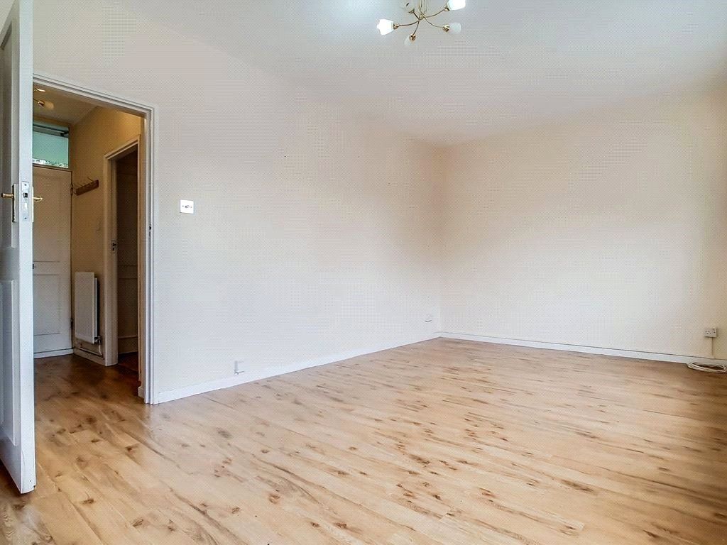 Property photo 2 of 9 Picture No. 46
