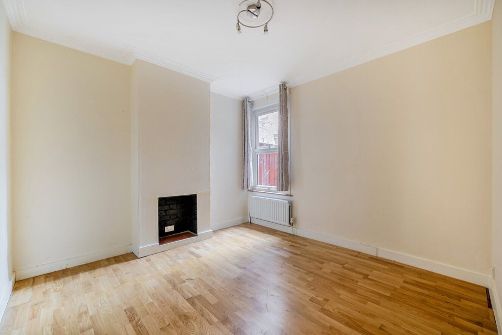 Property photo 3 of 11 Picture No. 01