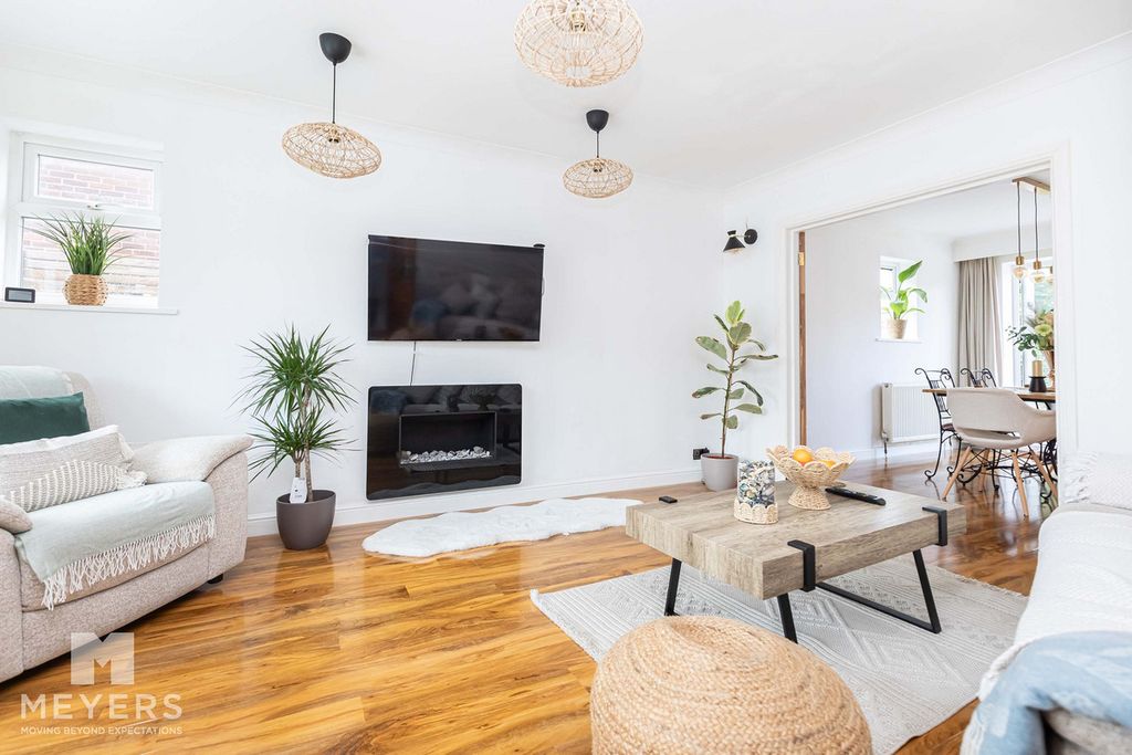 Property photo 3 of 30