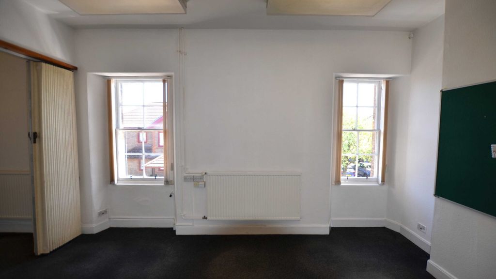 Property photo 3 of 8 Allied-Surveyors-Scotland-29 Elmfield Court, Dalke