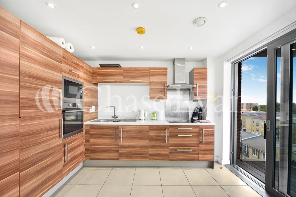 Property photo 3 of 19 Kitchen - Bootmakers
