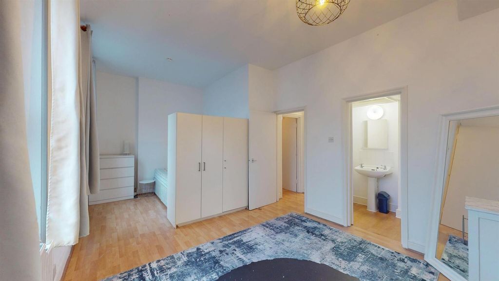 Property photo 1 of 15 6915B814c51Eddd4B42F9534_14cd58737691E75B4A7Fe30B8