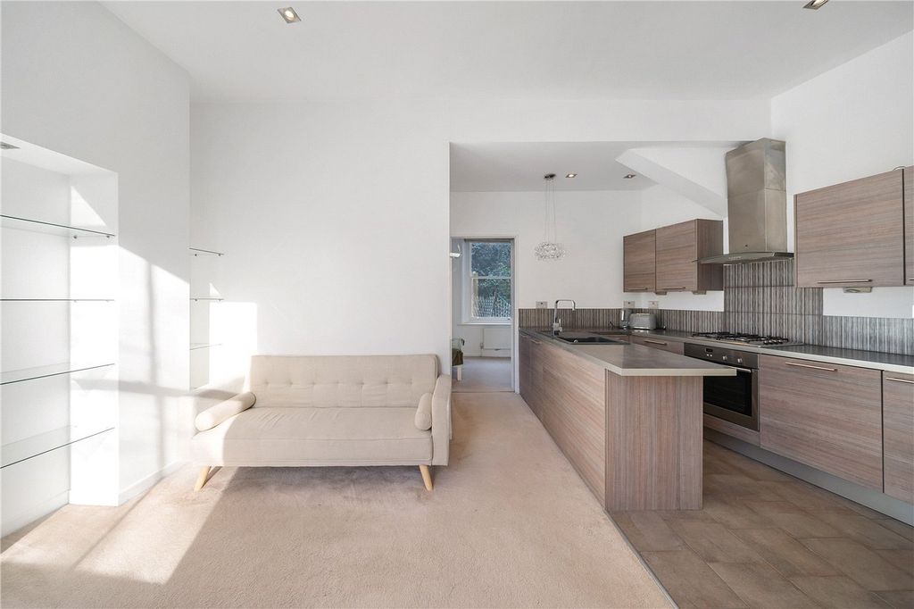 Property photo 2 of 16 Reception