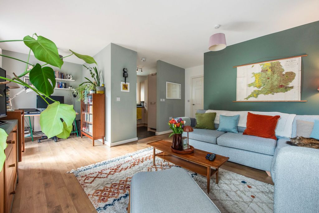 Property photo 2 of 18