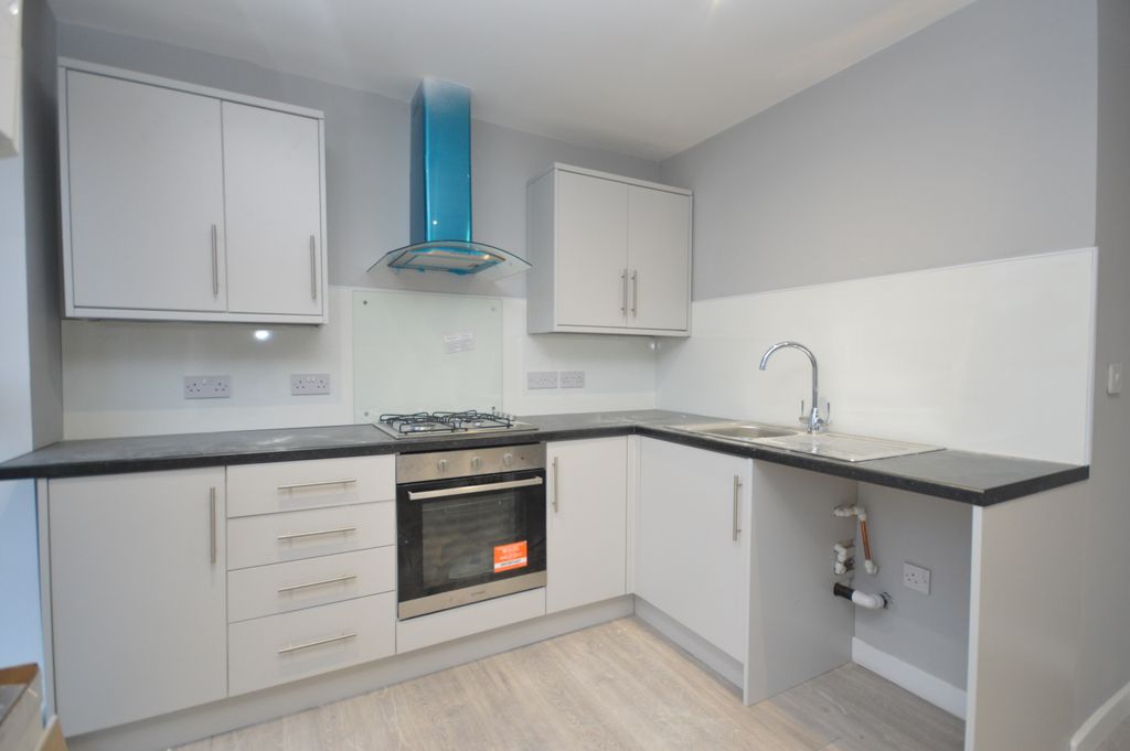 Property photo 2 of 6 Kitchen