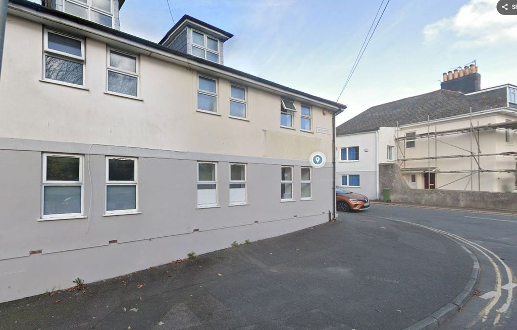 Property photo 1 of 5