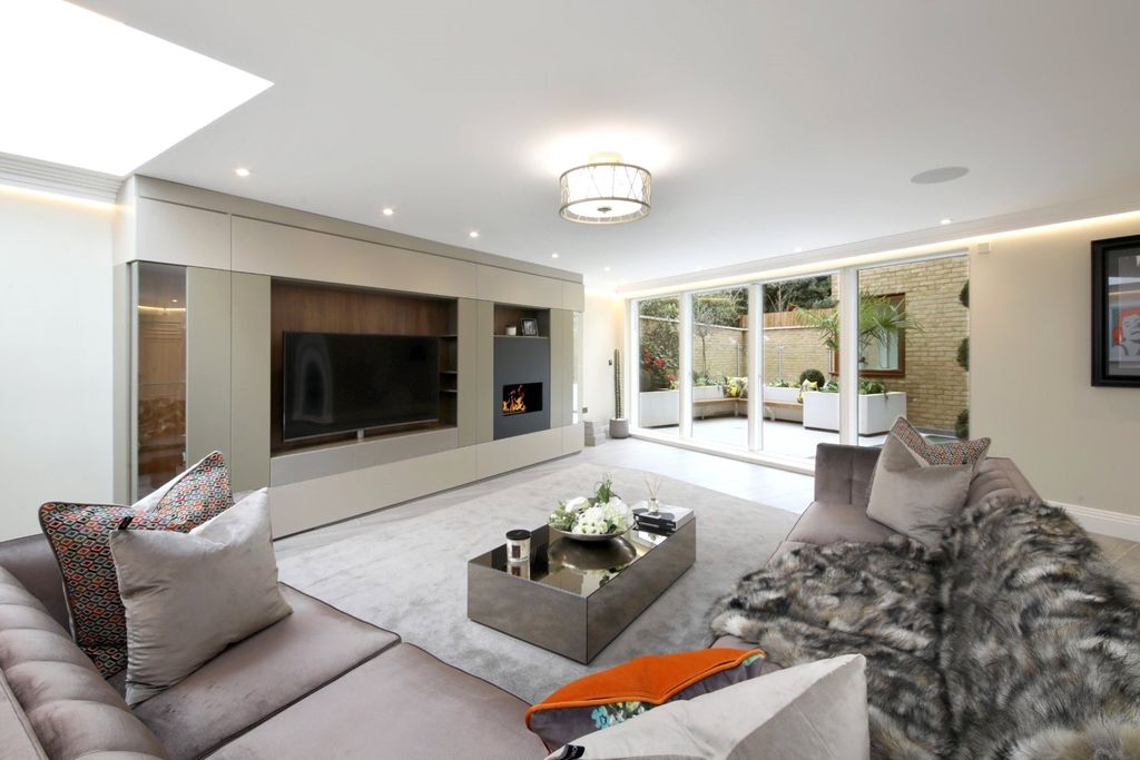 Property photo 1 of 21 Picture No. 02