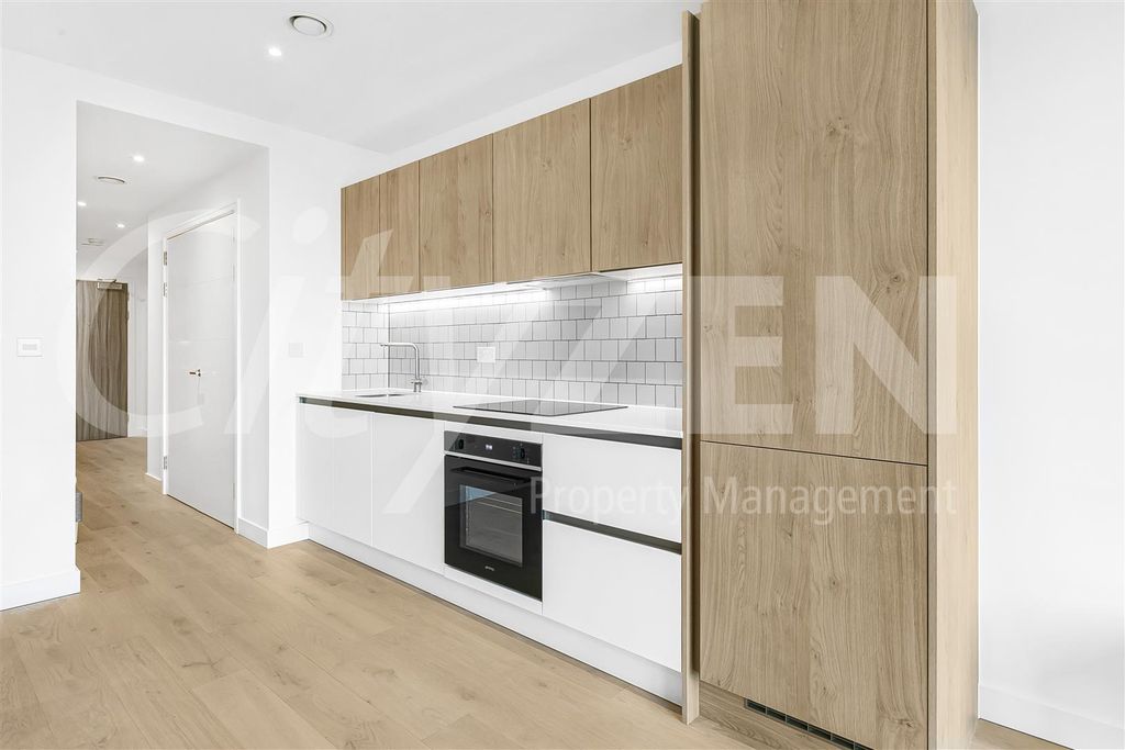 Property photo 2 of 33 Kitchen
