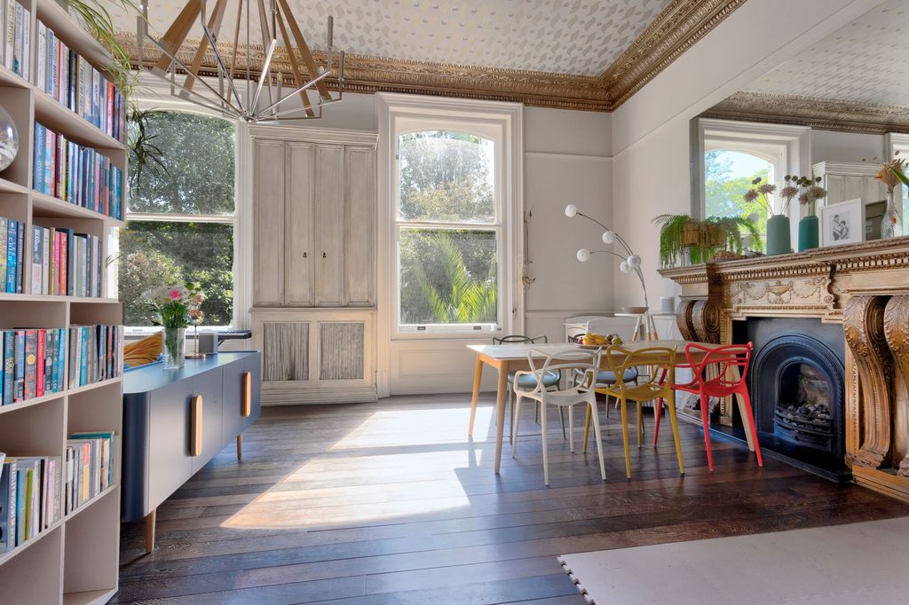 Property photo 2 of 27