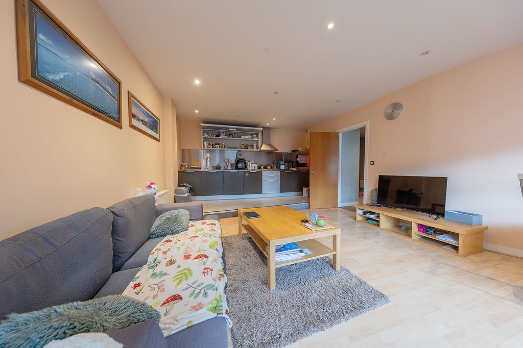 Property photo 2 of 23