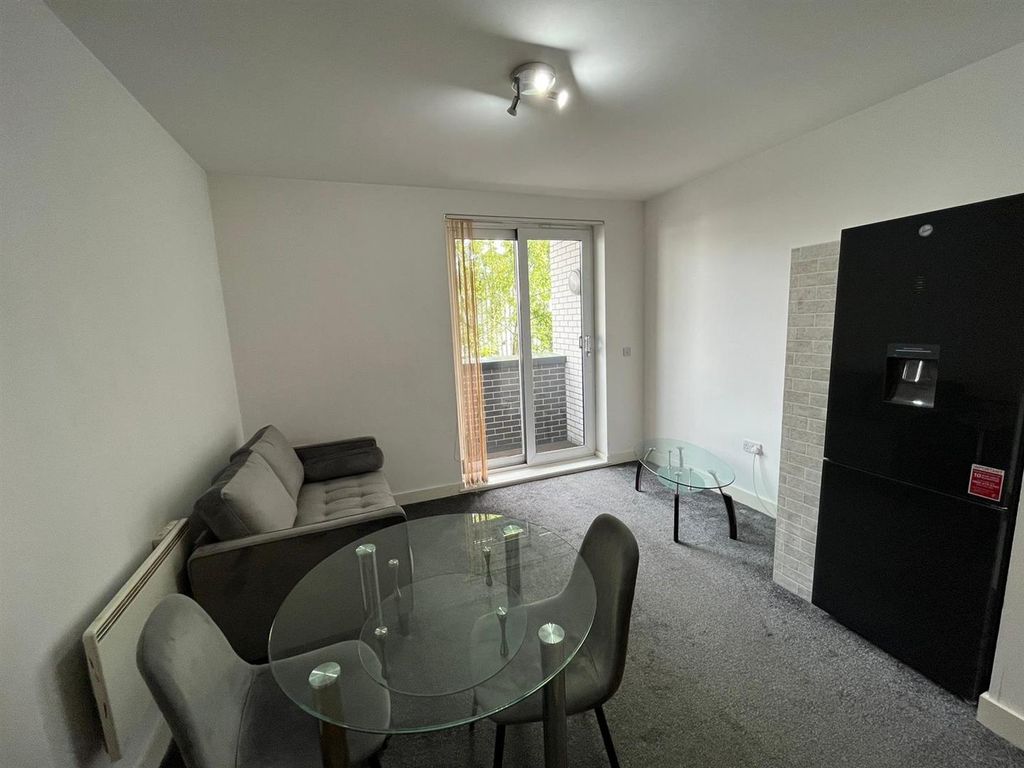 Property photo 2 of 8