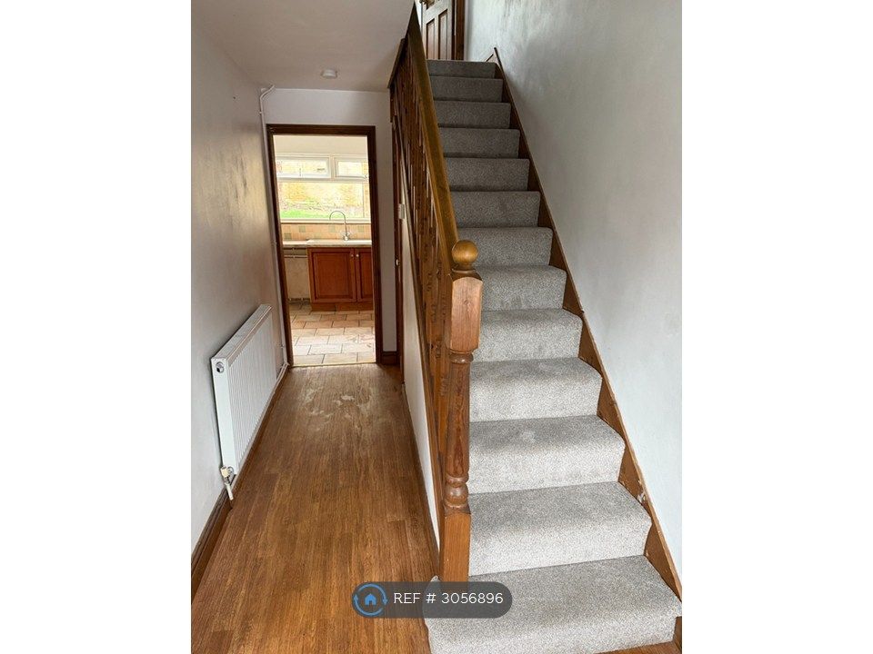 Property photo 2 of 19 Hallway