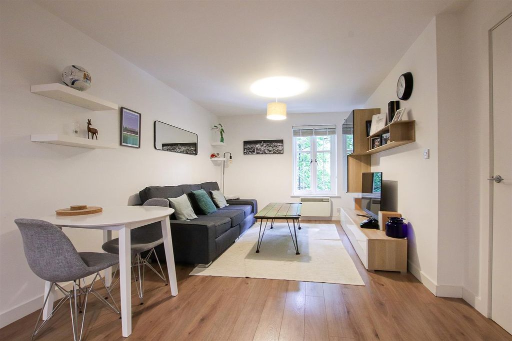 Property photo 2 of 9