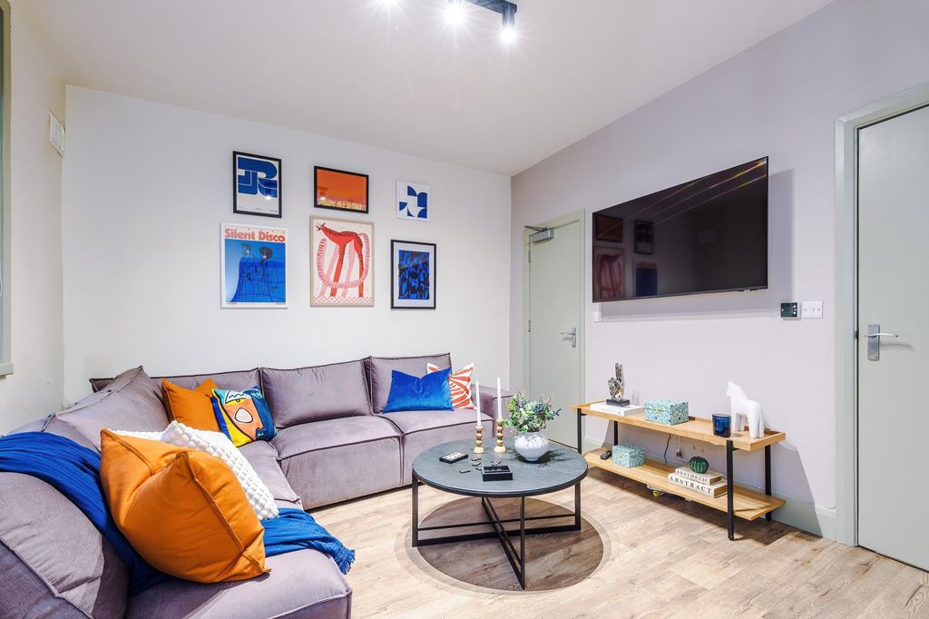 Property photo 1 of 37 Bright, Modern Living Room With A Comfortable L-Sh...