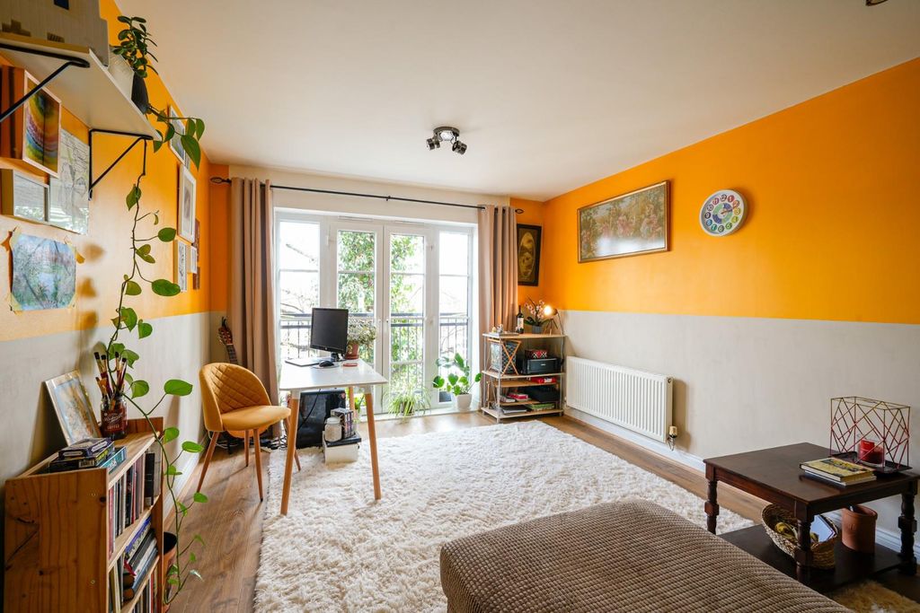 Property photo 2 of 9