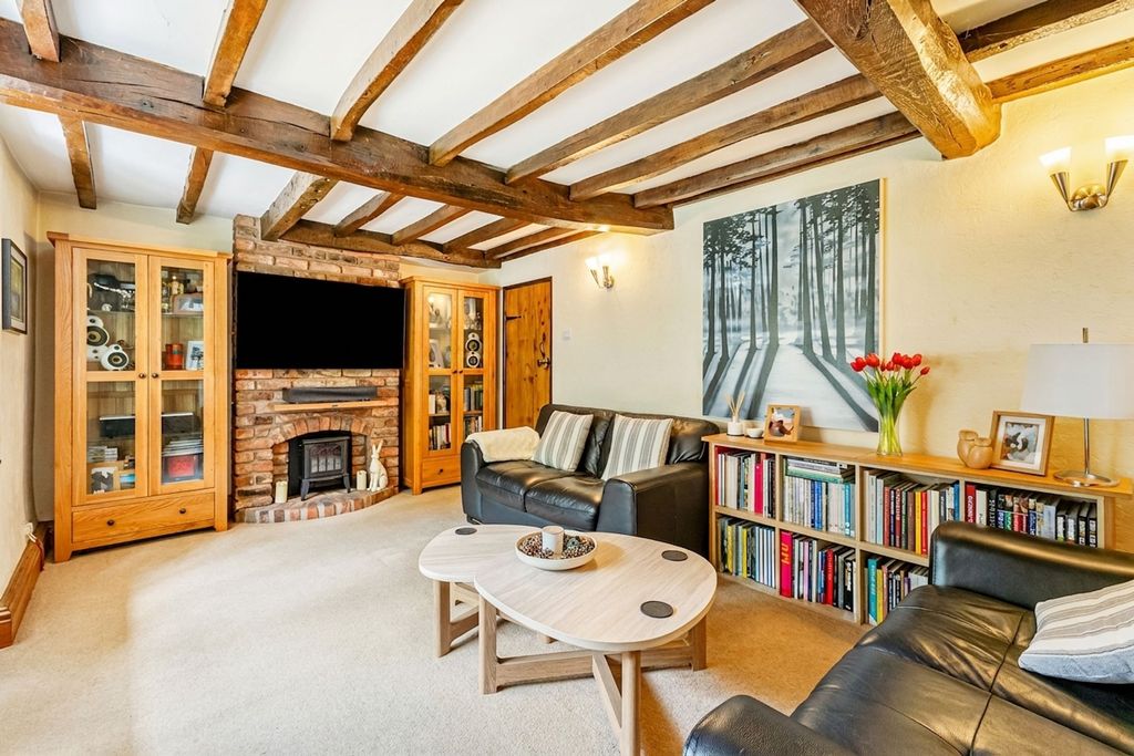 Property photo 3 of 37 Snug