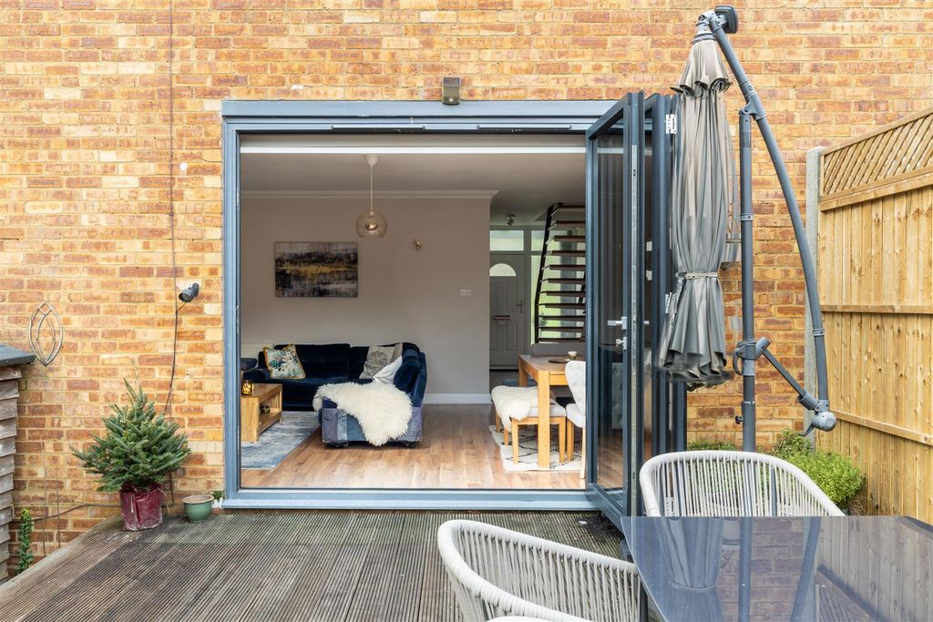 Property photo 2 of 19