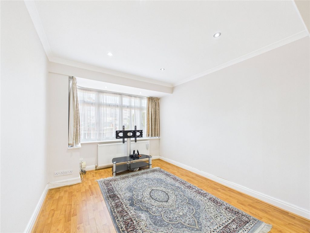 Property photo 2 of 26 Picture No. 08