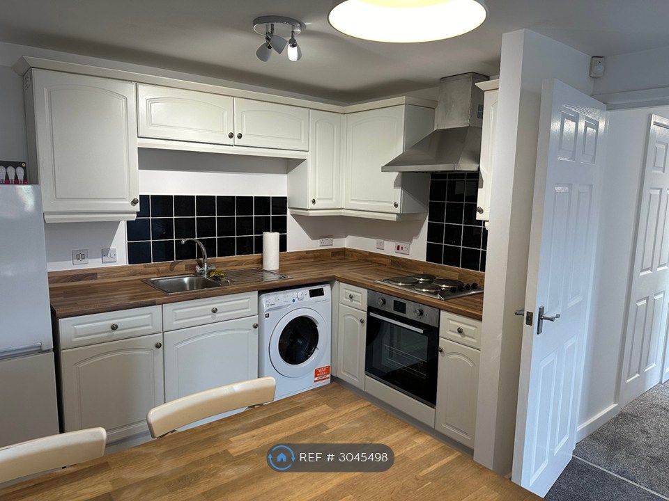 Property photo 1 of 10 Kitchen