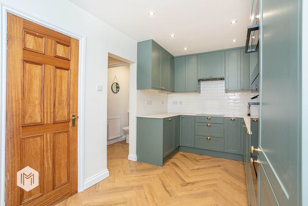 Property photo 2 of 22 Picture No. 16