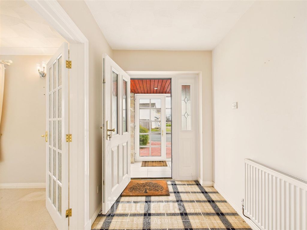 Property photo 3 of 20 Entrance Porch