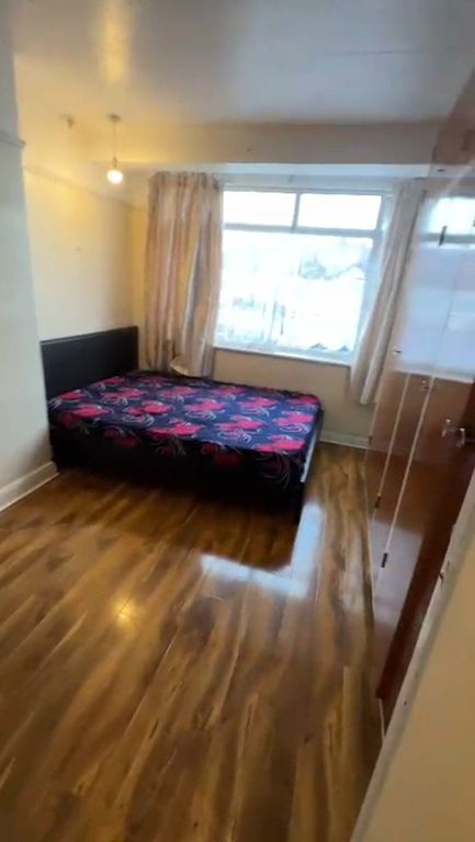 Property photo 1 of 2