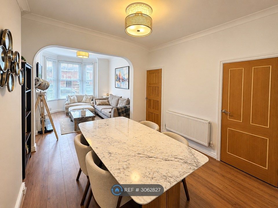 Property photo 3 of 8 Dining Room