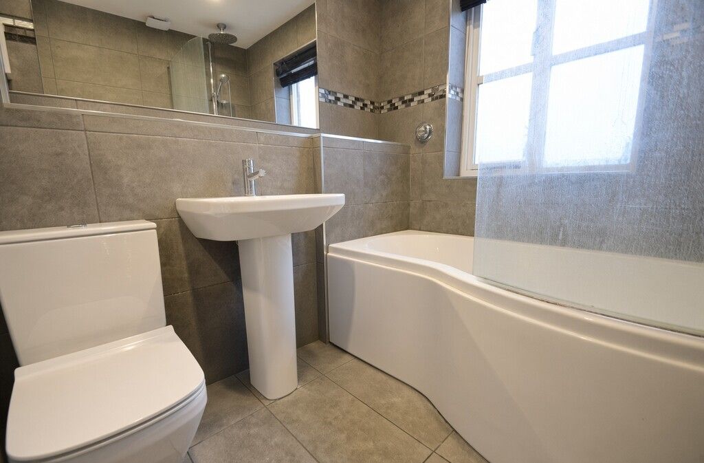 Property photo 3 of 5 16C Shared Bathroom