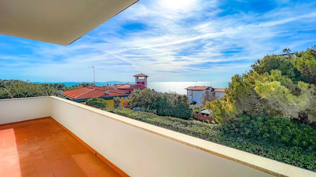 Property photo 2 of 44