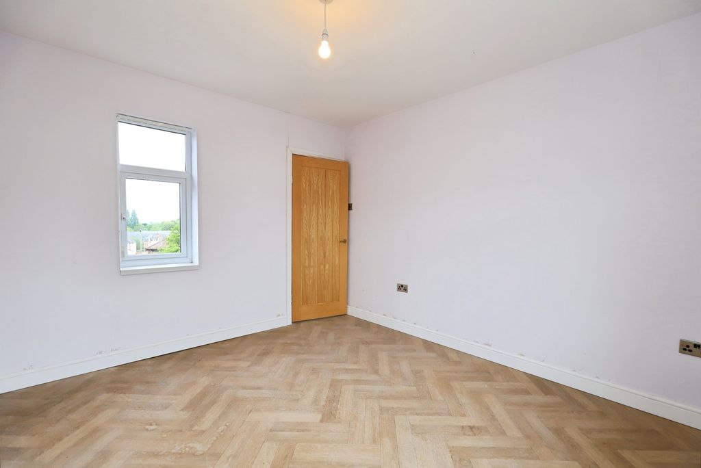 Property photo 3 of 15 Pbox-Img.Jpg