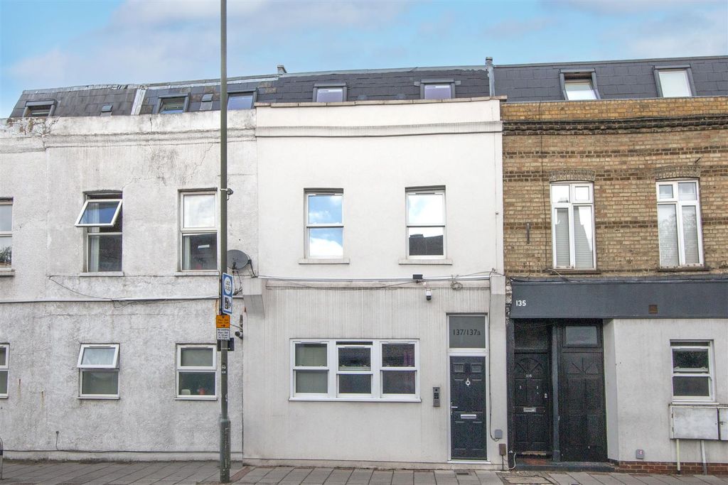 Property photo 1 of 12 Front