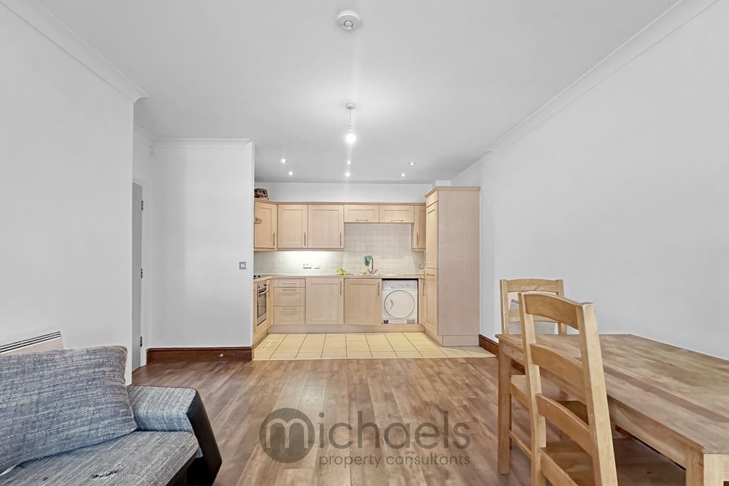 Property photo 2 of 9