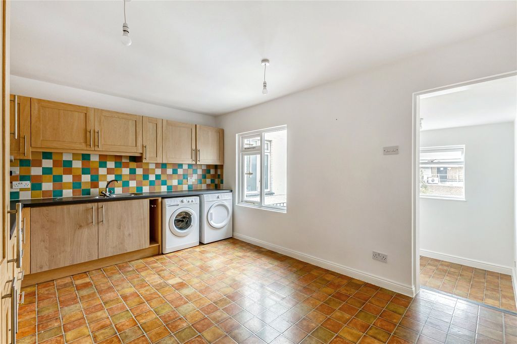 Property photo 3 of 12 Picture No. 06