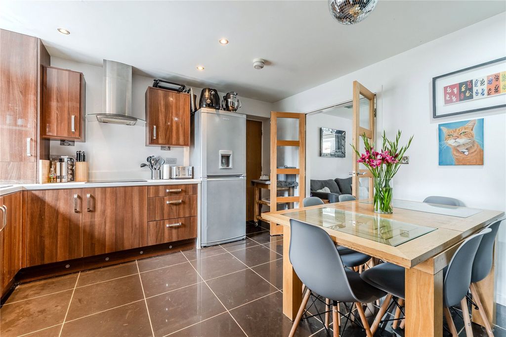 Property photo 2 of 17 Picture No. 06