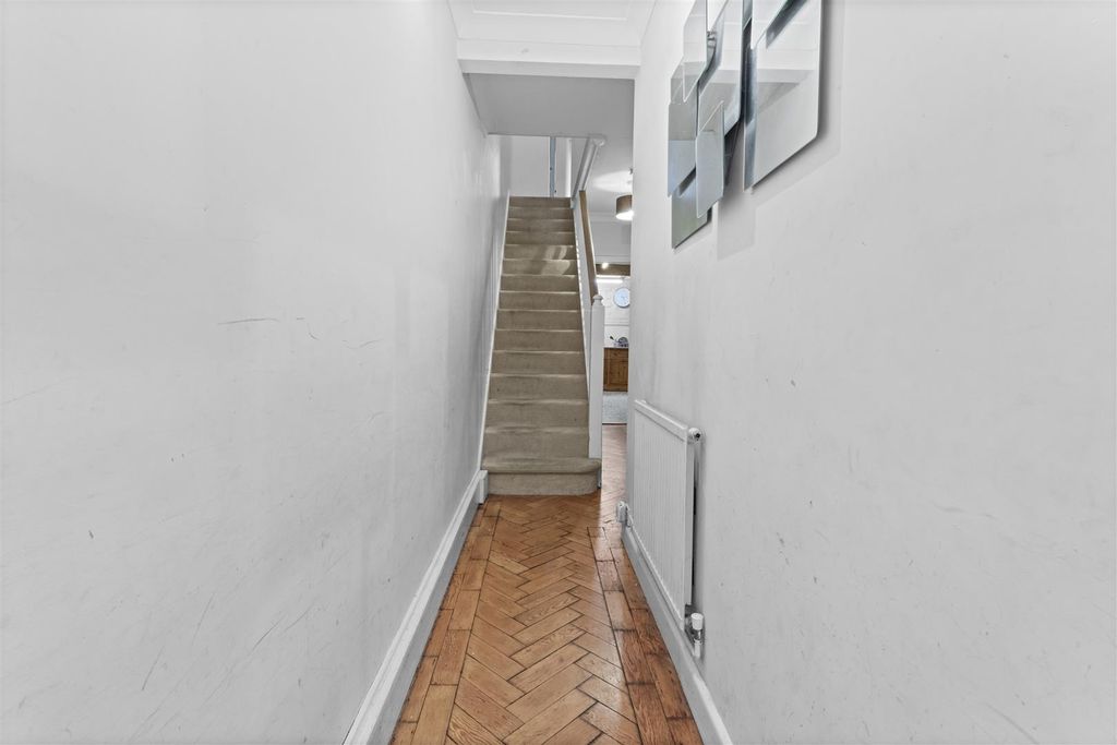 Property photo 2 of 13 Hallway