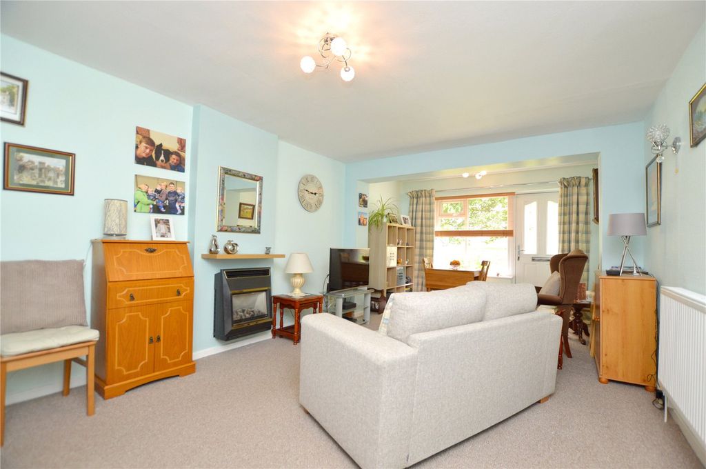Property photo 2 of 19 Picture No. 14