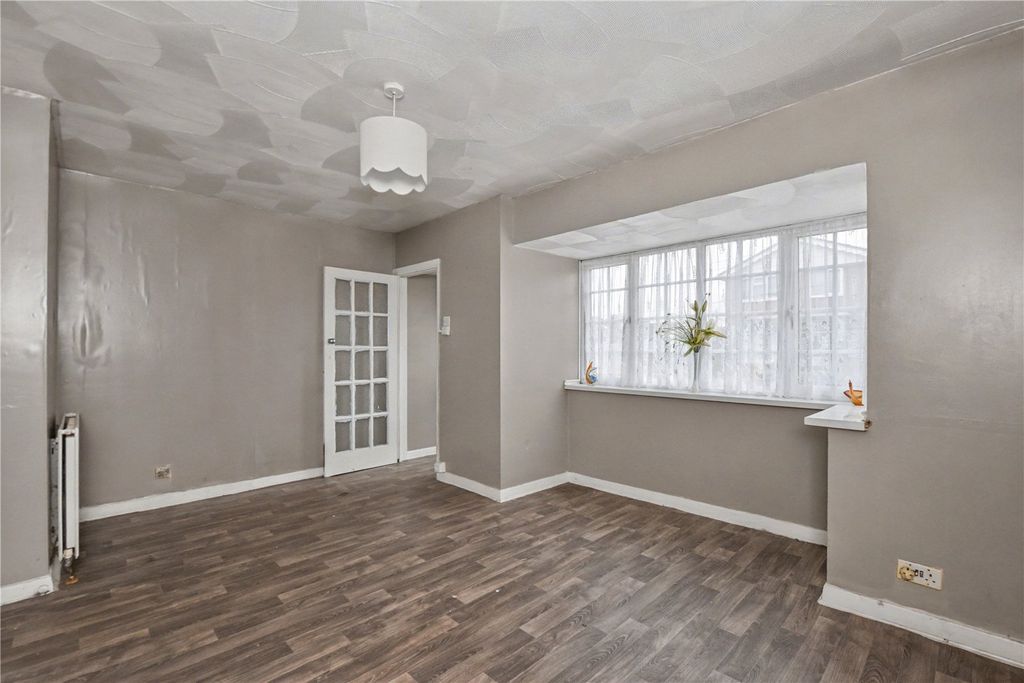 Property photo 2 of 9 Picture No. 11