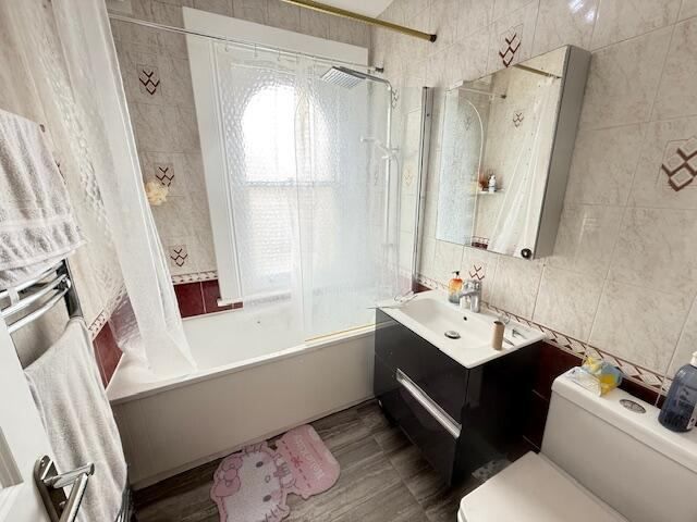 Property photo 3 of 4