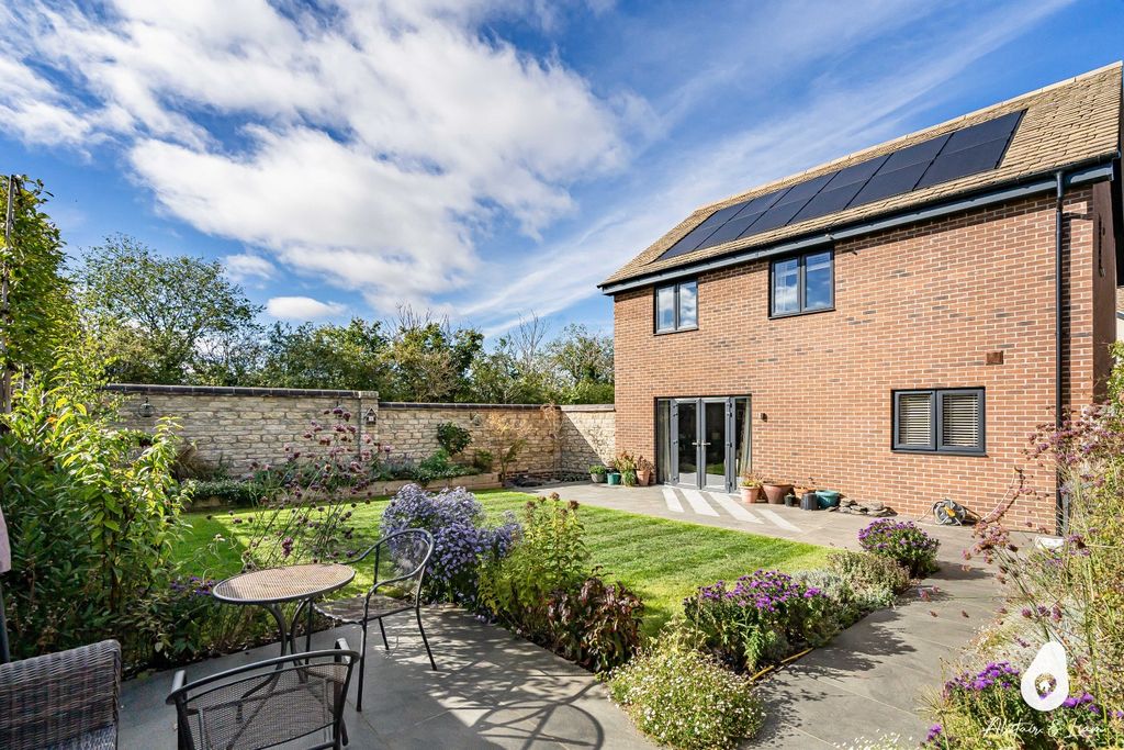 Property photo 2 of 34 5531652