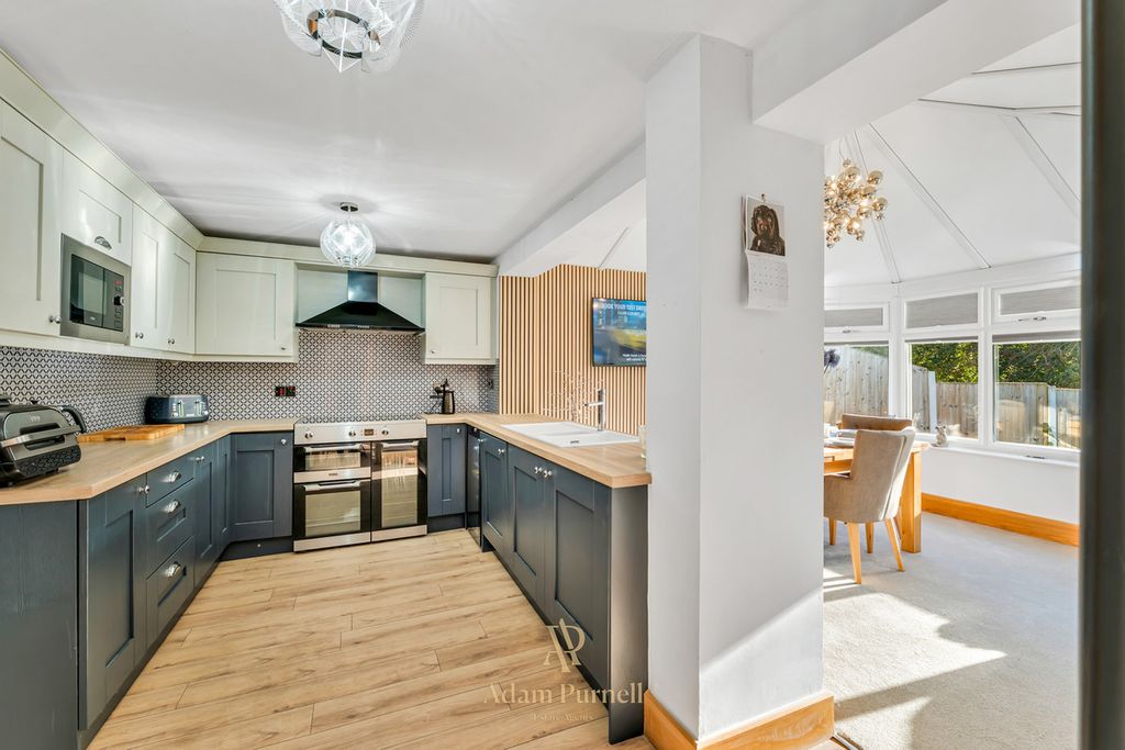 Property photo 2 of 30