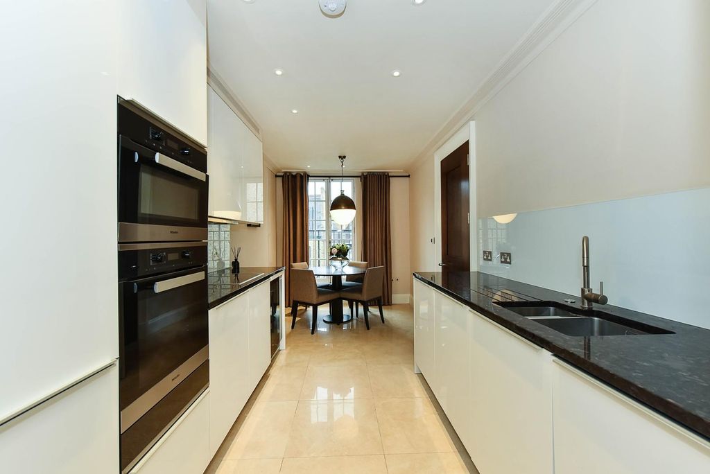 Property photo 2 of 16 3, 9 Curzon Street (2).Jpg