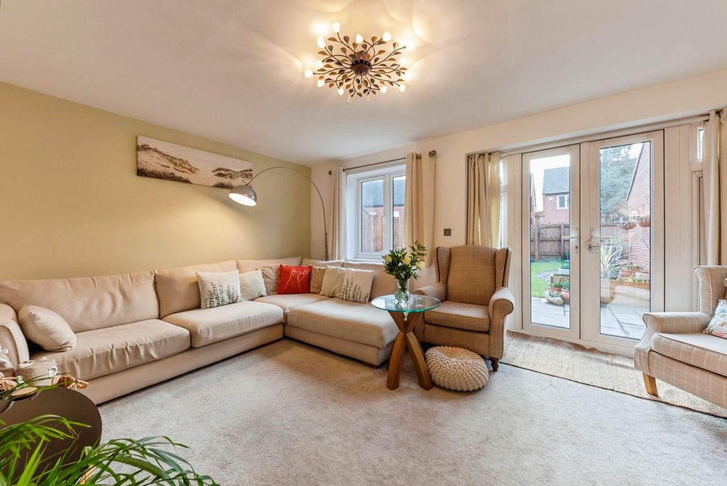 Property photo 2 of 20