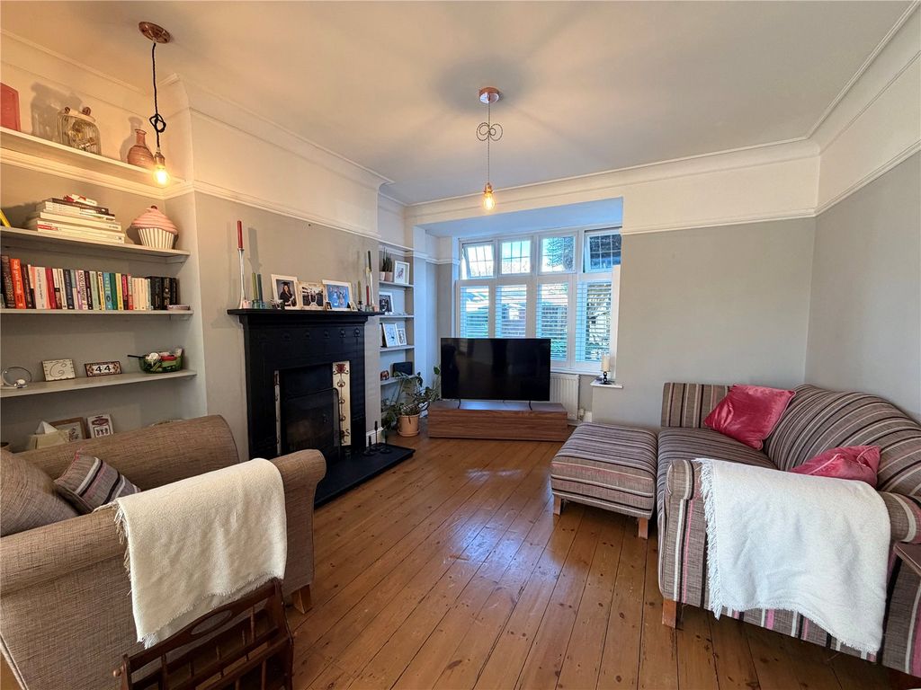 Property photo 2 of 16 Picture No. 18