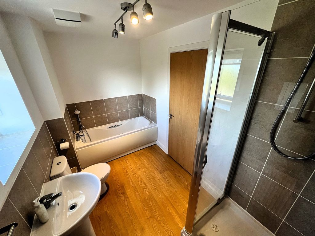 Property photo 3 of 8 Not Specified